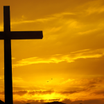 Jose Eduardo De Oliveira e Silva reflete sobre o valor do silêncio nas celebrações sagradas, presença que consola e aprofunda a fé.