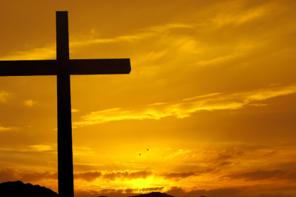 Jose Eduardo De Oliveira e Silva reflete sobre o valor do silêncio nas celebrações sagradas, presença que consola e aprofunda a fé.