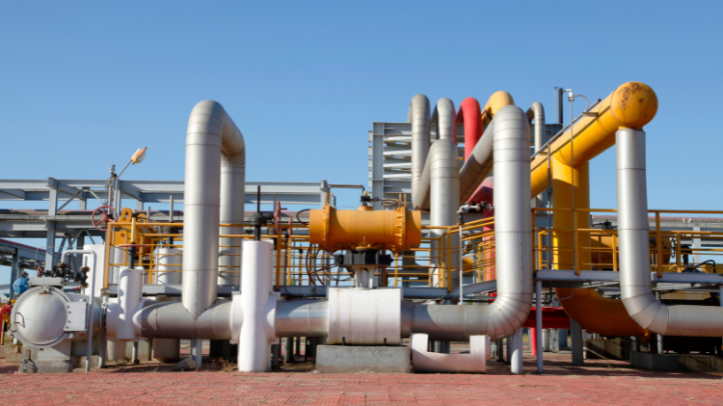 Conflitos envolvendo oleodutos trouxeram novamente à tona divergências entre Canadá e Estados Unidos, evidenciando interesses econômicos, ambientais e regulatórios, na leitura de Paulo Roberto Gomes Fernandes.