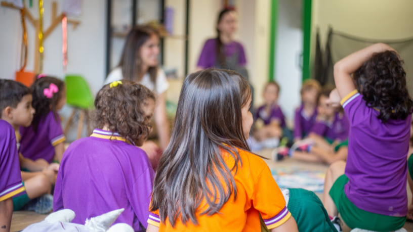 Veja como a parceria entre escola e família no ambiente digital, ao lado da Sigma Educação e Tecnologia Ltda, pode transformar resultados educacionais.